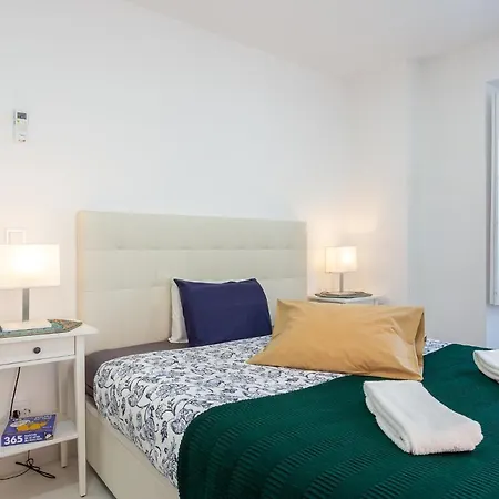 Apartment A Treat In Belem Lisbon